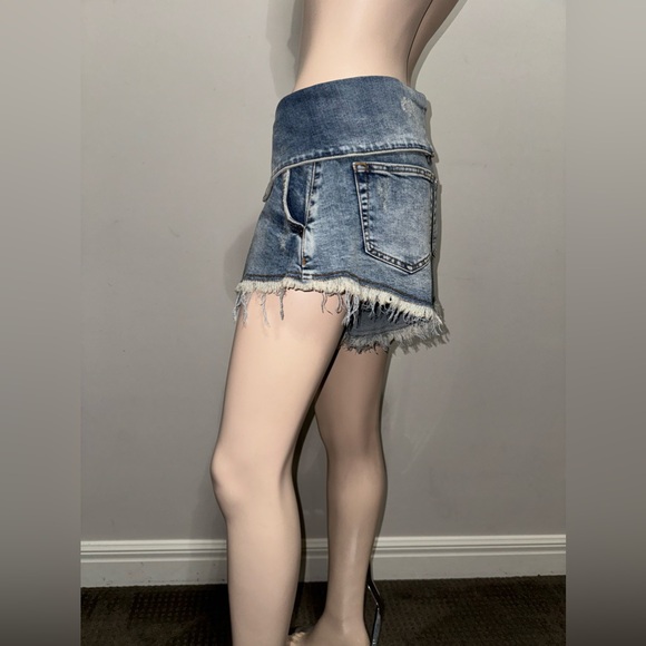 Retrofête Distressed Denim Azure Short 28 - Picture 6 of 12